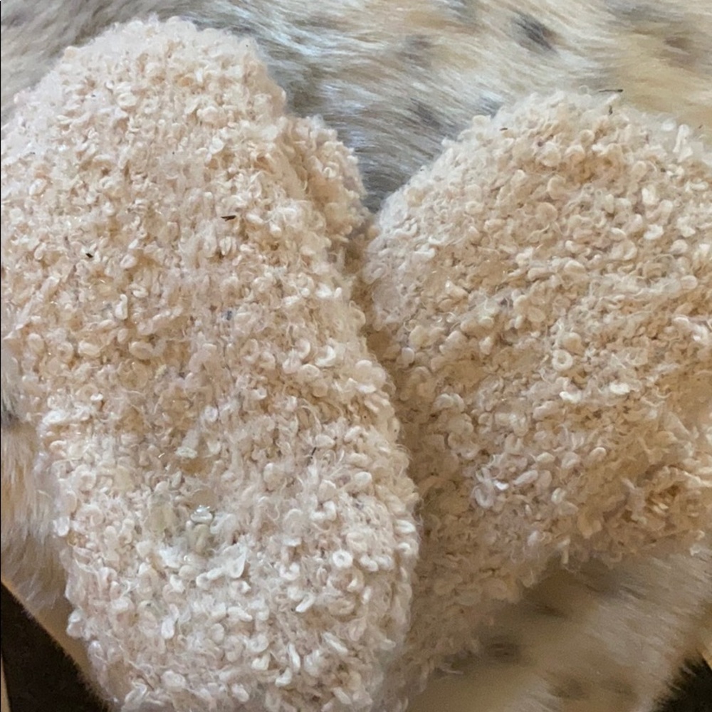 Slippers - Picture 3 of 3